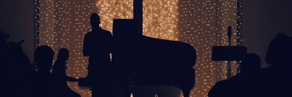 Lee Dean Holiday Show